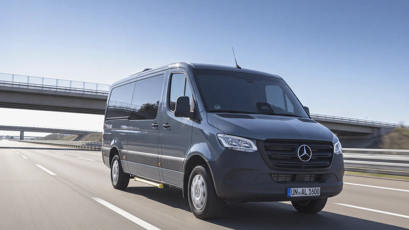MB Sprinter für Kurier- und Direktfahrten auf der Autobahn